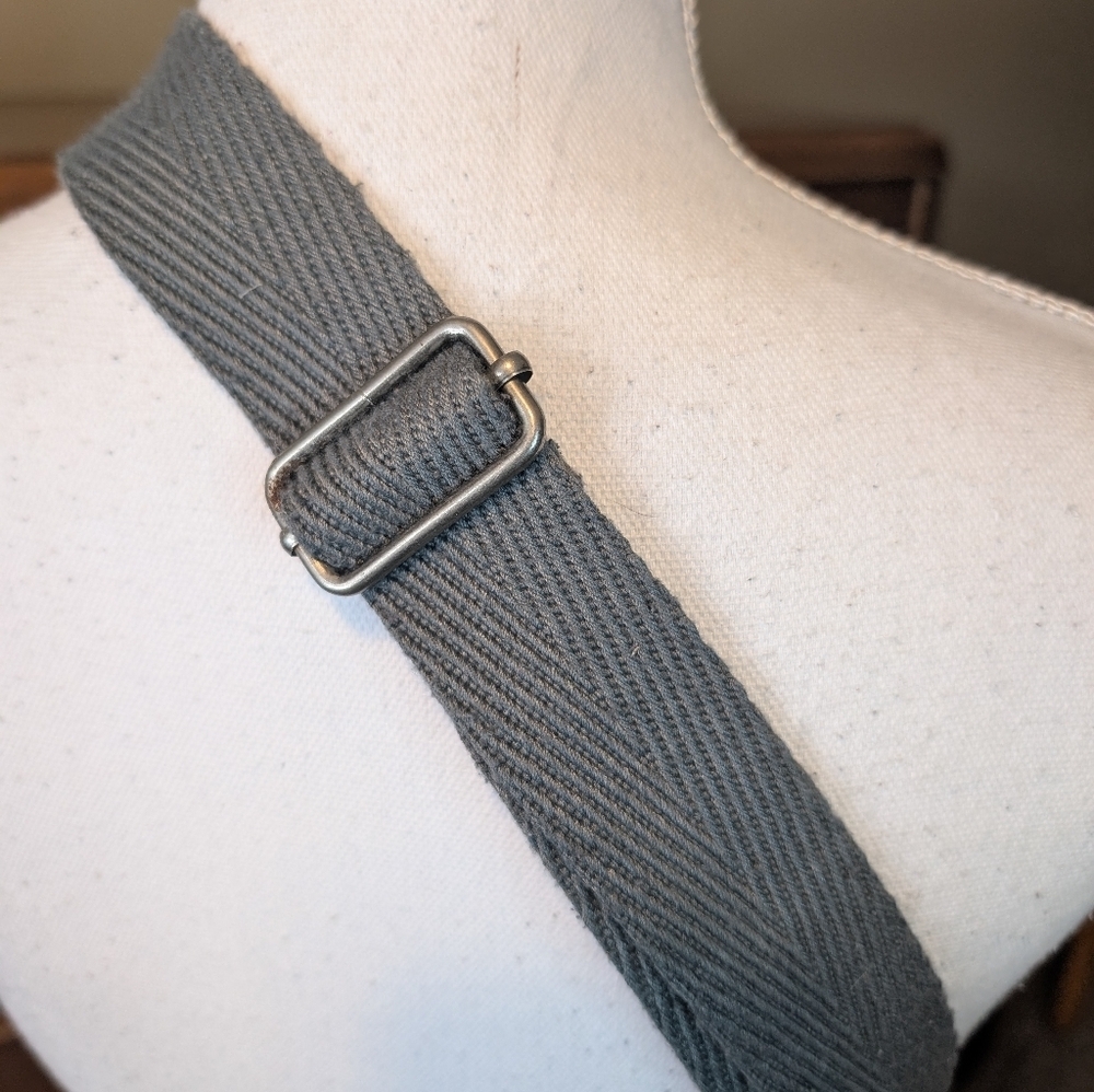 Thirty-One Organizing Crossbody Messenger Bag Purse Heathered Gray - Picture 5 of 10